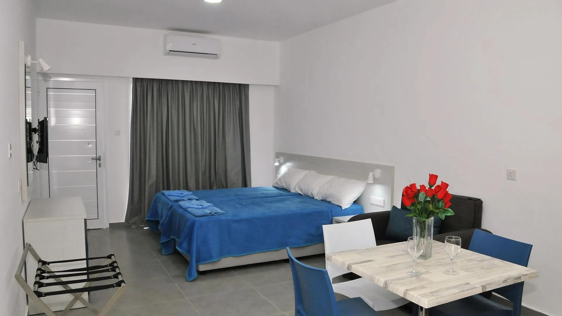Kaos Hotel Apartments Ayia Napa 2*,  Cypern
