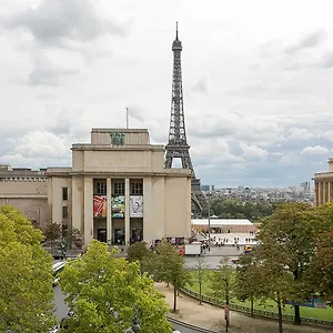 Western Au Trocadero צרפת