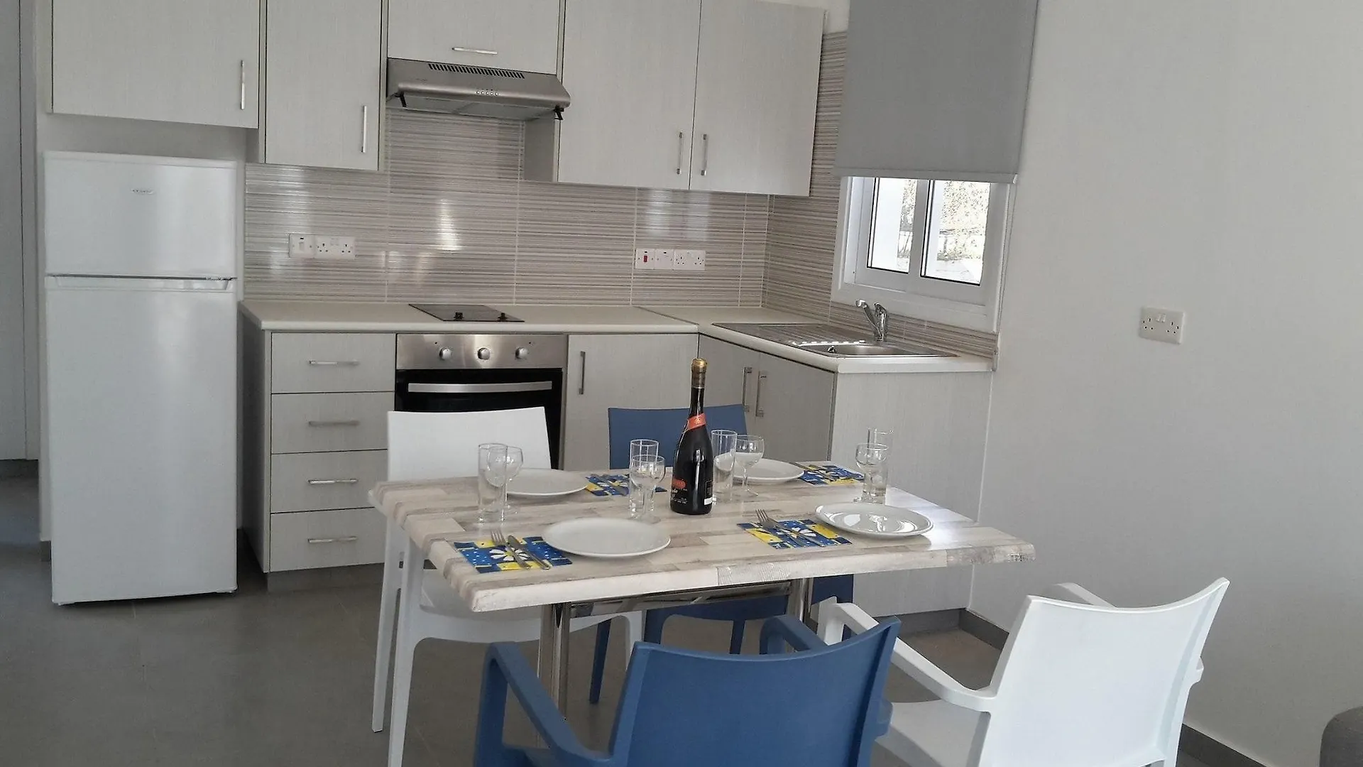 Kaos Hotel Apartments Айя-Напа 2*,  Кипр